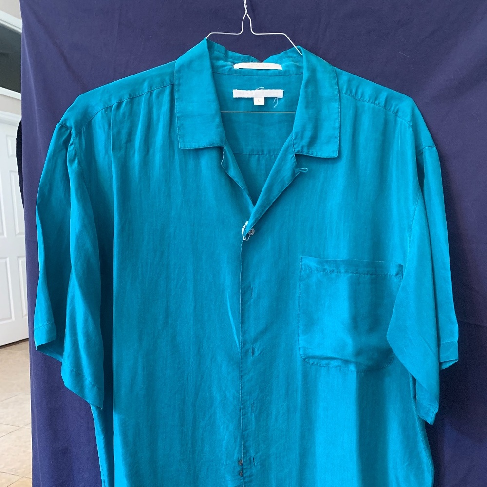 Perry Ellis 100% Silk, short sleeve casual shirt.